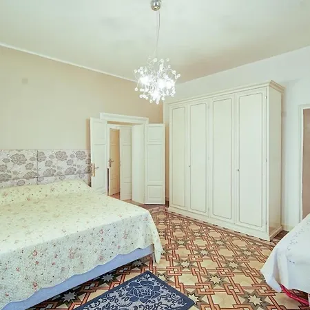Beatrice - Destiny 9 Apartment