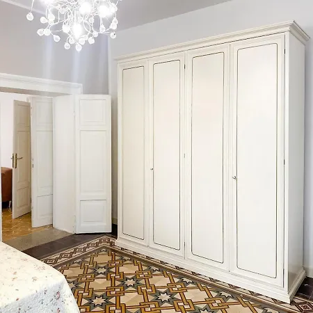 Beatrice - Destiny 9 Apartment Verona